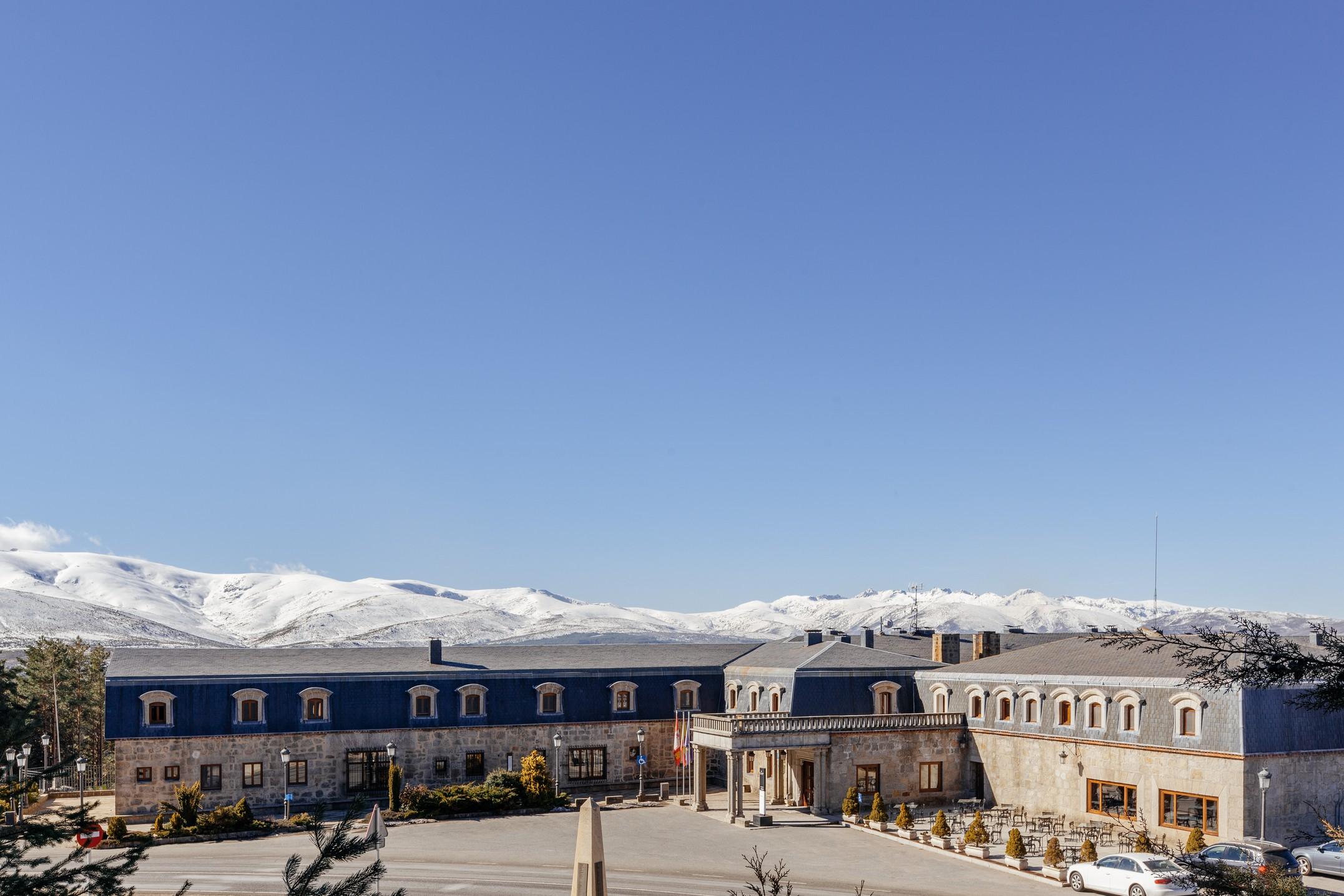 Parador De Gredos Navarredonda de Gredos Exterior photo